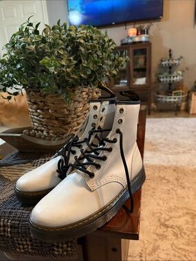 Dr. Martens White Combat